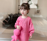 Dječja haljina s dugim rukavima i 3D efektom