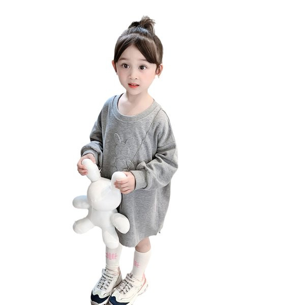 Dječja haljina s dugim rukavima i 3D efektom