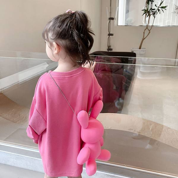 Dječja haljina s dugim rukavima i 3D efektom