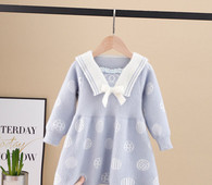 Įprasta vaikiška megzta suknelė ilgomis rankovėmis mergaitėms