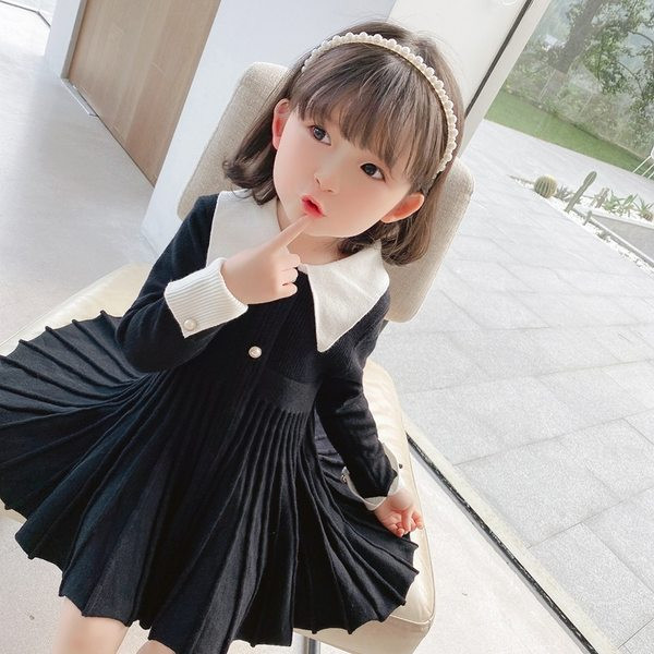 Vaikiška suknelė su sagomis mergaitėms - kirpimo raštas