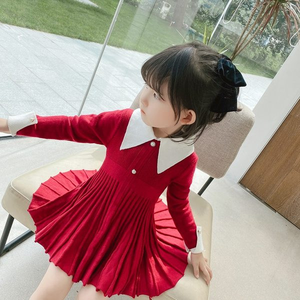 Vaikiška suknelė su sagomis mergaitėms - kirpimo raštas