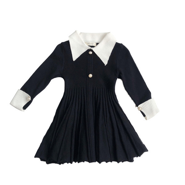 Vaikiška suknelė su sagomis mergaitėms - kirpimo raštas