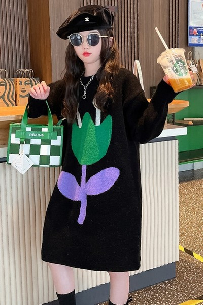 Hosszú ujjú őszi-téli kötött gyerekruha