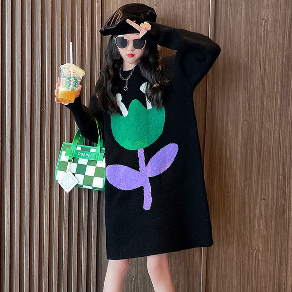 Hosszú ujjú őszi-téli kötött gyerekruha