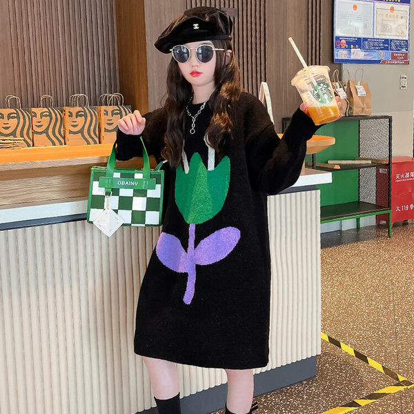 Hosszú ujjú őszi-téli kötött gyerekruha