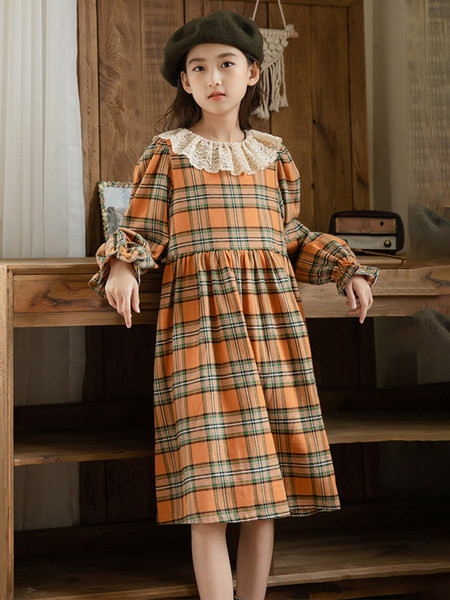 Rochie pentru copii in carouri cu guler din dantela si maneci lungi