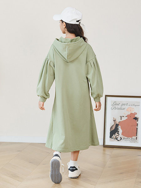 Rochie de zi cu zi pentru copii largi cu maneca felinar - o singura culoare, simpla