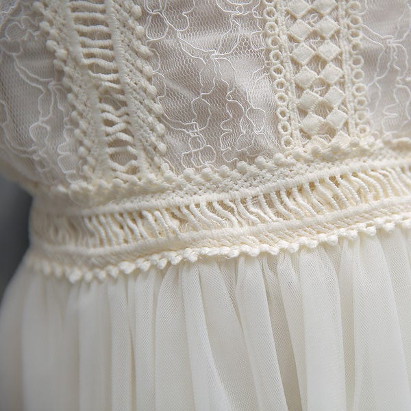 Pikkade varrukatega pitskleit tüdrukule