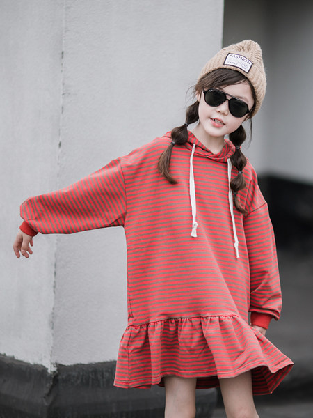 Hosszú ujjú csíkos kapucnis gyerekruha lányoknak