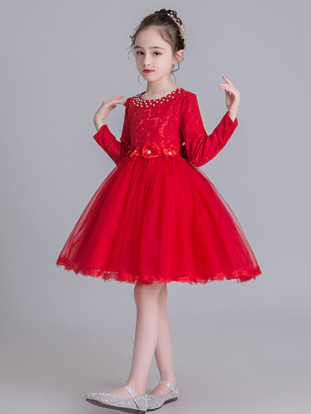 Šiuolaikinė nėriniuota suknelė ilgomis rankovėmis ir perlų puošyba