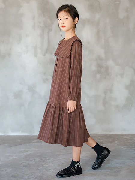 Lastele nööpidega triibuline kleit