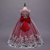 Rochie moderna model nou cu panglica si broderie