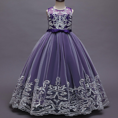 Rochie moderna model nou cu panglica si broderie