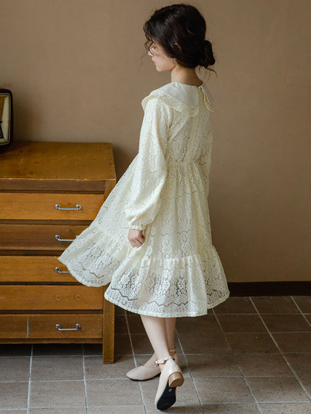 Rochie din dantela pentru fete cu maneca lunga si decolteu oval