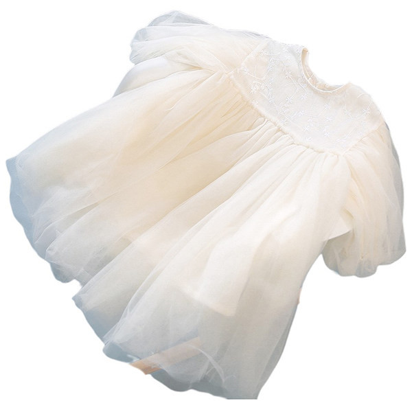 Rochie la modă din dantelă pentru fete cu mâneci bufante și decolteu oval