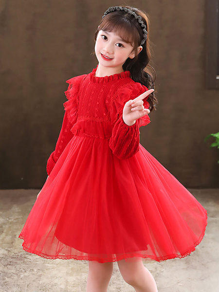 Rochie la modă cu mânecă lungă pentru fete