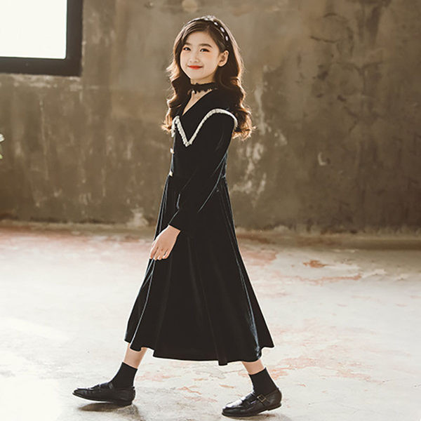 Rochie de primavara pentru fete cu maneca lunga si decolteu in V