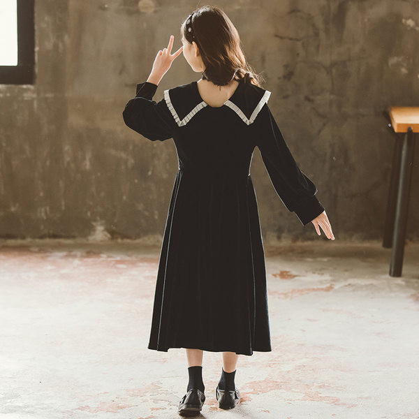 Rochie de primavara pentru fete cu maneca lunga si decolteu in V