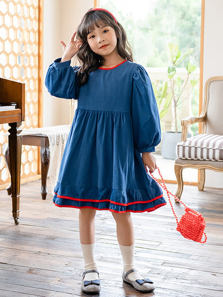 Rochie casual cu decolteu oval si maneci lungi