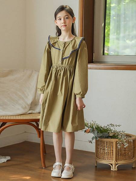 Rochie de toamna pentru fete cu maneca lunga si decolteu oval