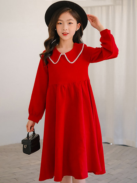 Rochie la moda pentru fete cu maneca lunga si decolteu oval