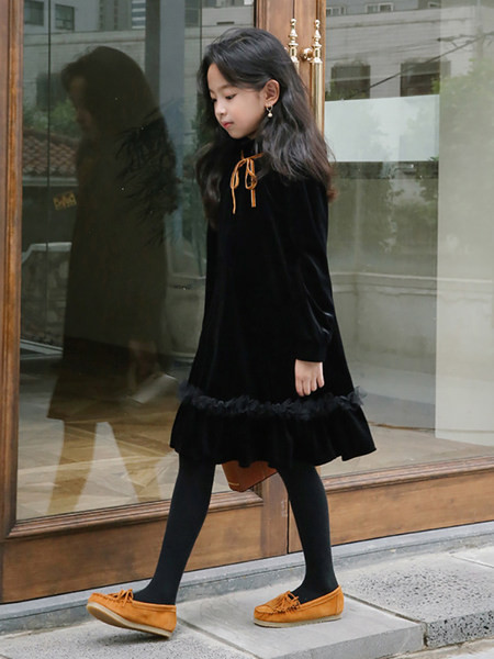 Új modell téli ruha lányoknak hosszú ujjal és nyakkendővel