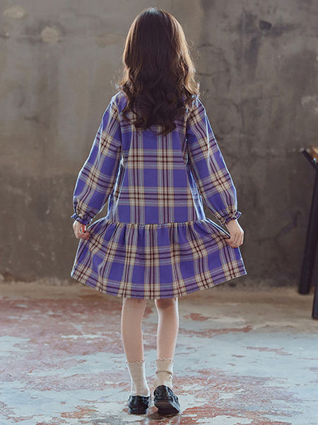 Tavaszi-őszi kockás ruha klasszikus gallérral és gombokkal