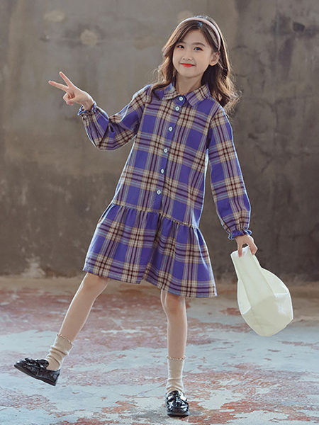 Tavaszi-őszi kockás ruha klasszikus gallérral és gombokkal