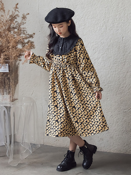 Rochie model nou pentru fete cu maneca lunga si motive florale