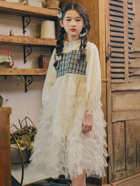 Rochie pentru copii cu maneci lungi si decolteu oval pentru fete