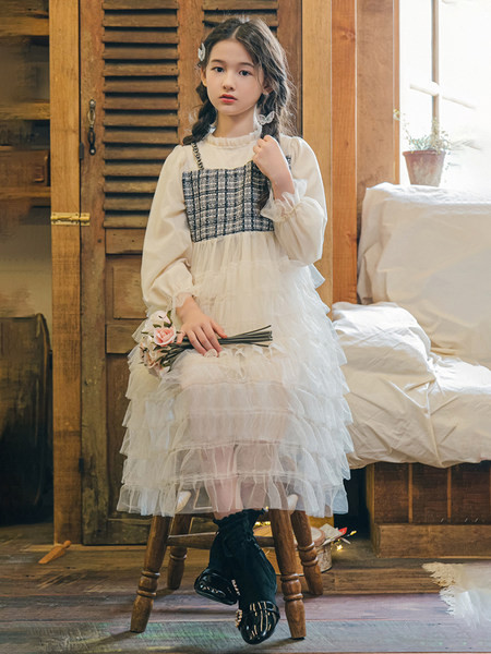 Rochie pentru copii cu maneci lungi si decolteu oval pentru fete