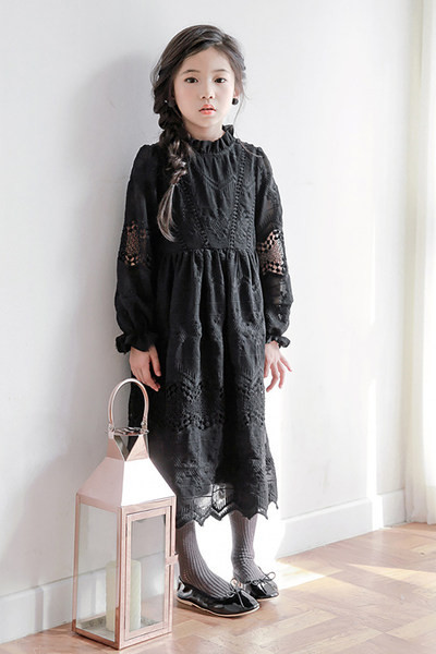 Rochie lunga eleganta pentru fete cu broderie