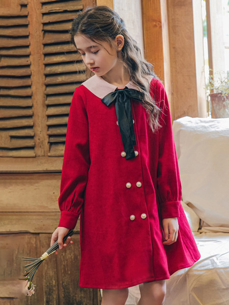 Rochie formala cu decolteu oval, nasturi si panglica