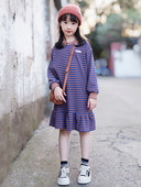 Laisvalaikio suknelė mergaitėms su logotipu ir ilgomis rankovėmis