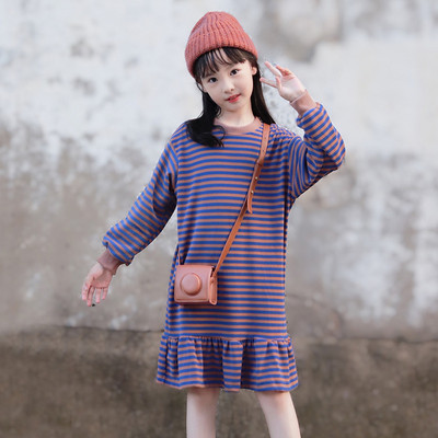 Laisvalaikio suknelė mergaitėms su logotipu ir ilgomis rankovėmis