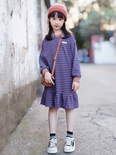 Laisvalaikio suknelė mergaitėms su logotipu ir ilgomis rankovėmis