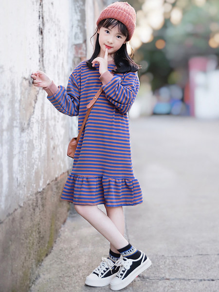 Laisvalaikio suknelė mergaitėms su logotipu ir ilgomis rankovėmis