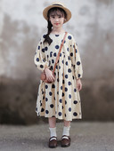 Široki model dječje proljetne haljine na gumbe