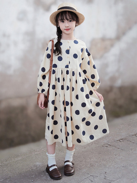 Široki model dječje proljetne haljine na gumbe