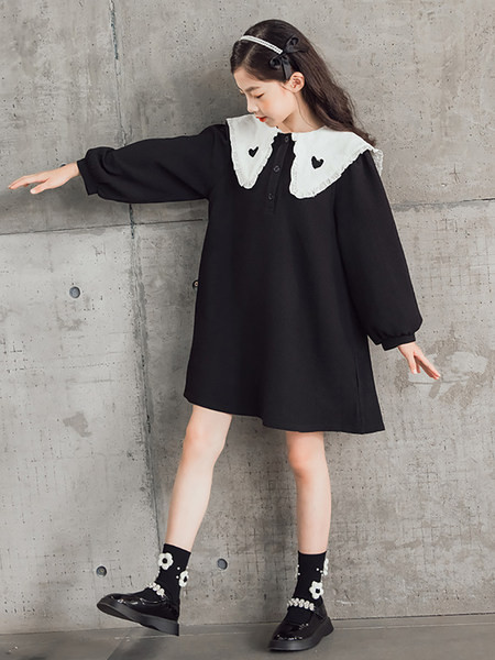 Rochie copii cu nasturi si broderie inima pentru fete