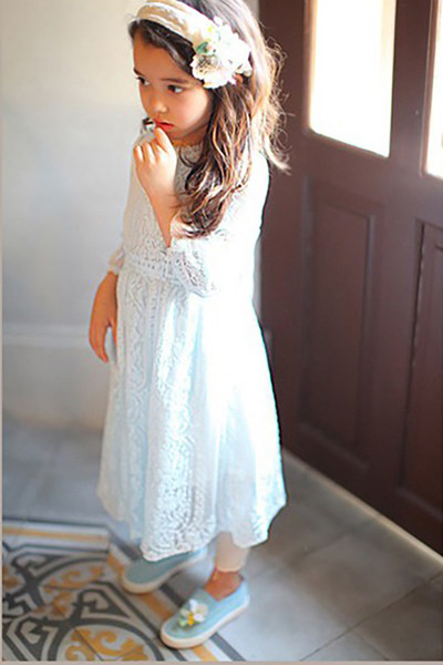 Nėriniuota suknelė mergaitėms ilgomis rankovėmis ir siuvinėjimu