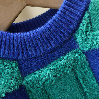 Есенно-зимен пуловер за момчета с овално деколте и дълъг ръкав