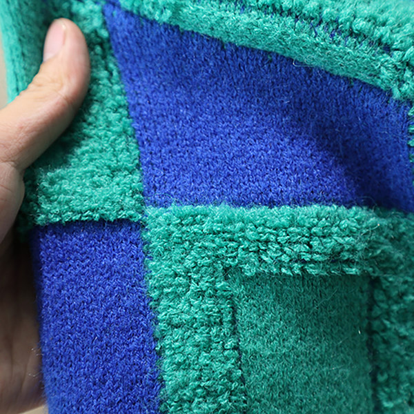 Pulover de toamna-iarna pentru baieti cu decolteu oval si maneci lungi