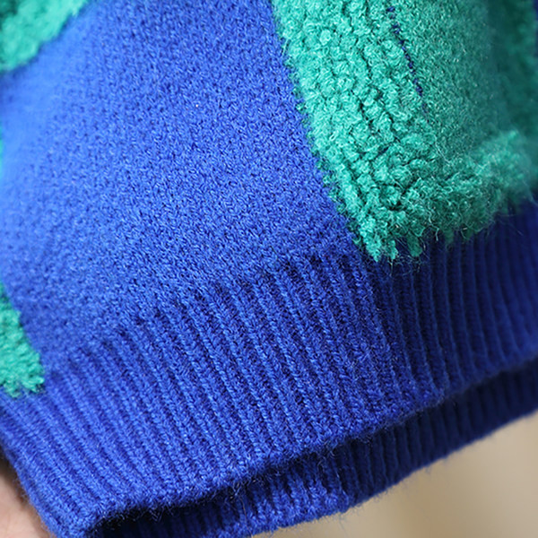 Pulover de toamna-iarna pentru baieti cu decolteu oval si maneci lungi