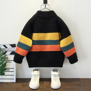 Пуловер за момчета с надпис и овално деколте 