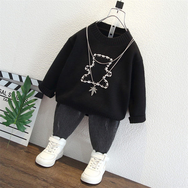 Dječji pulover za dječake s vezom