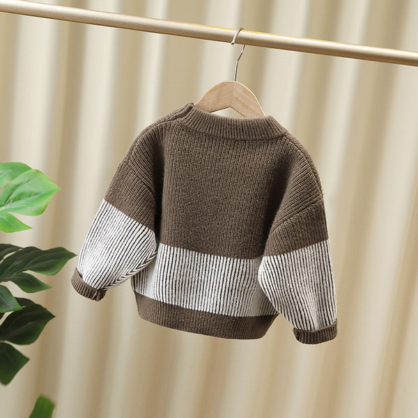 Dječji pulover s O-izrezom za dječake