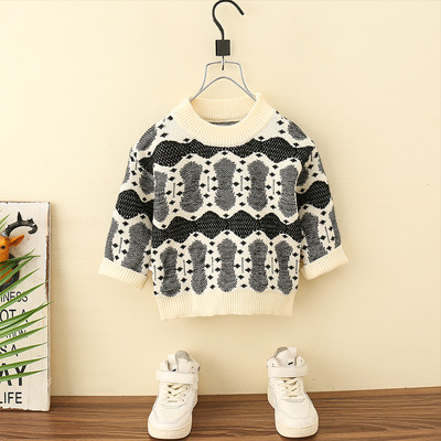 Dječji džemper u dvije boje sa vezom