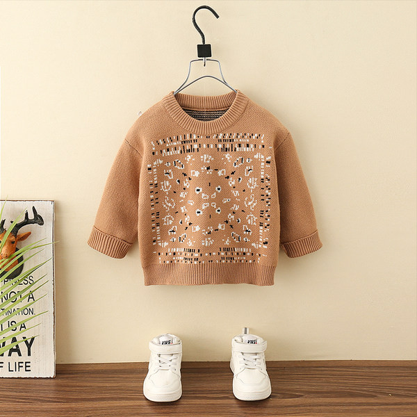 Ležeran zimski pulover s ovalnim izrezom i dugim rukavima